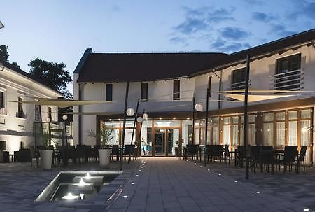 Munkacsy Hotel Bekescsaba Ngoại thất bức ảnh