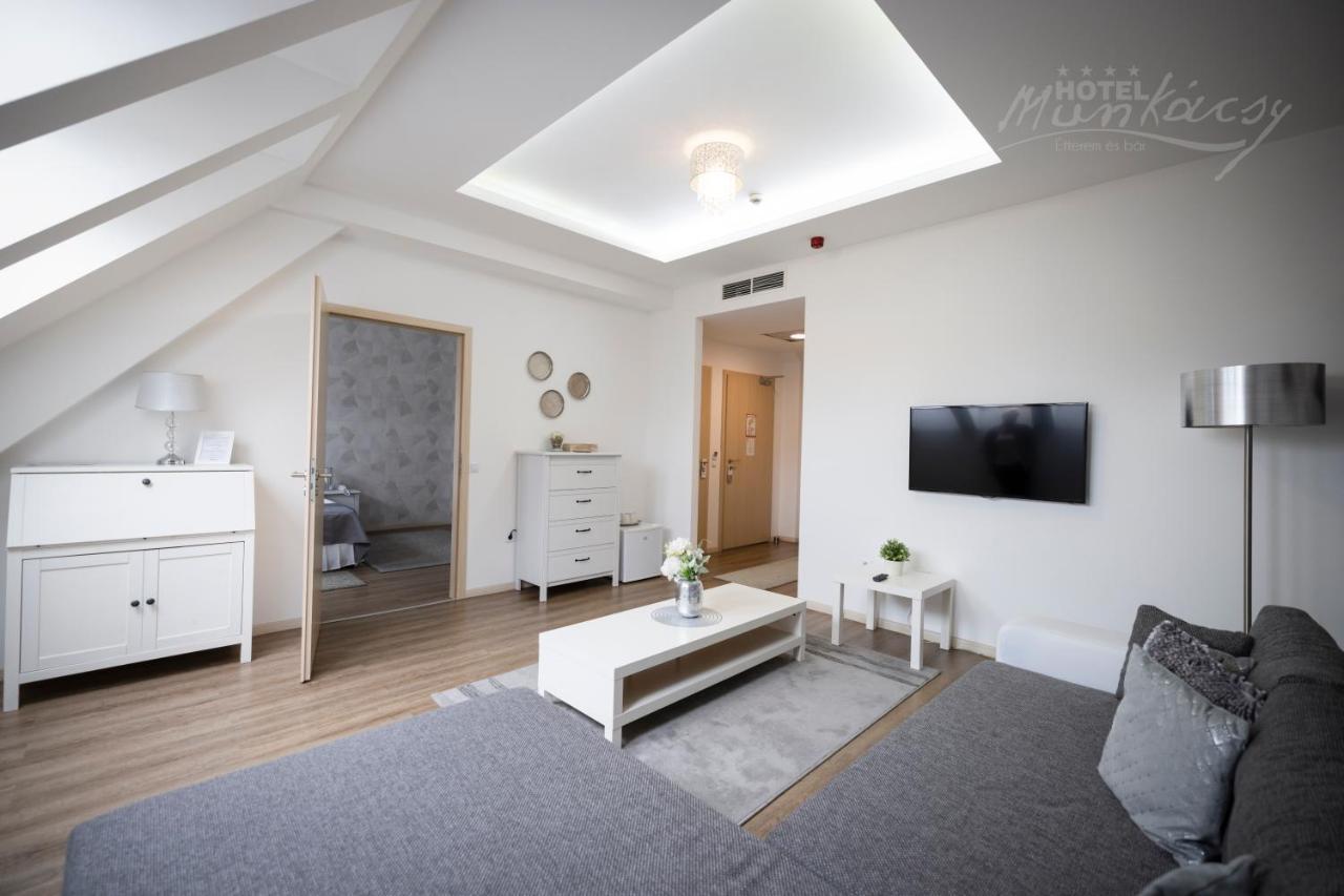 Munkacsy Hotel Bekescsaba Ngoại thất bức ảnh