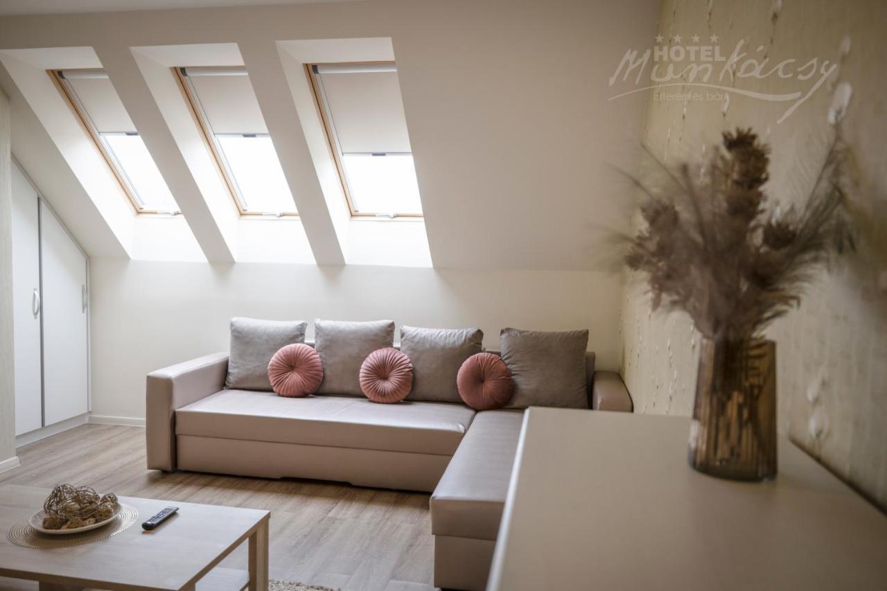 Munkacsy Hotel Bekescsaba Ngoại thất bức ảnh