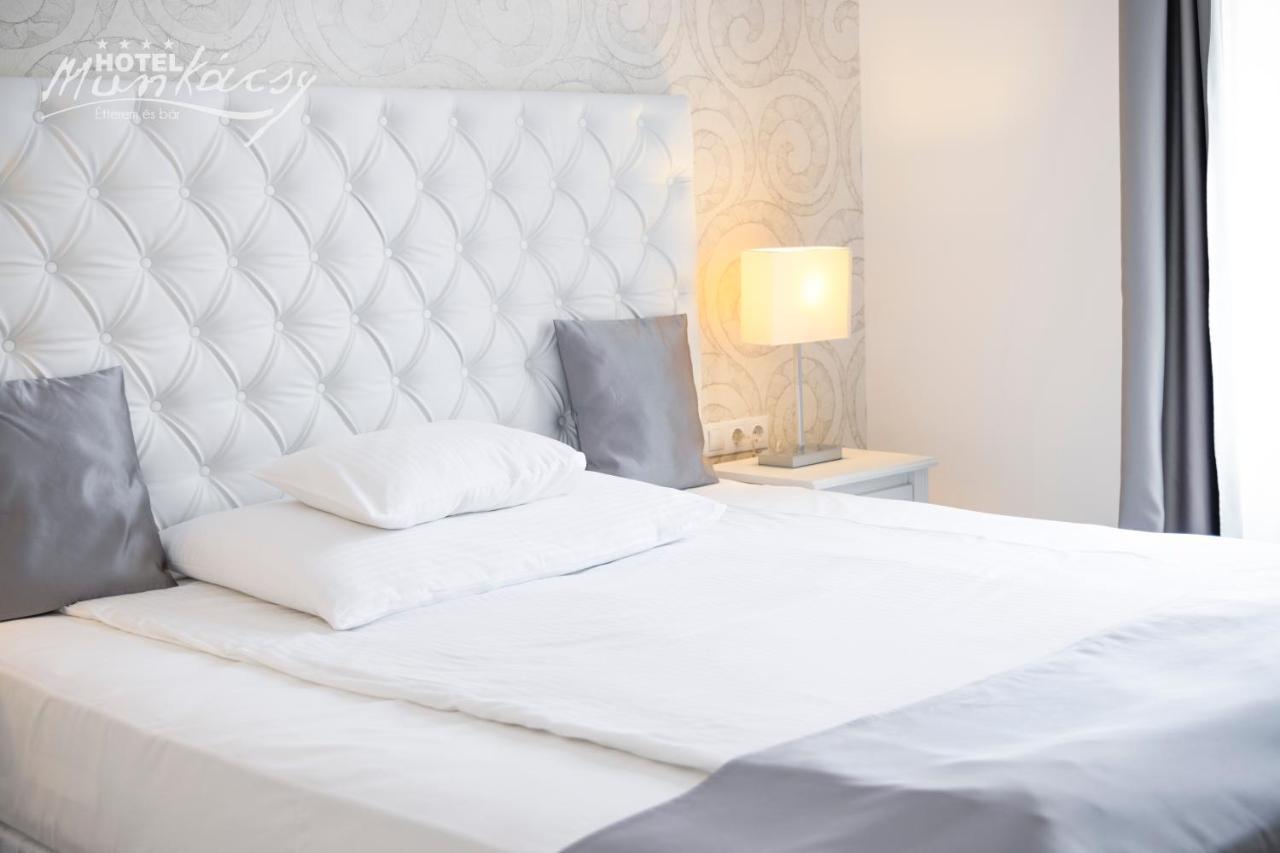 Munkacsy Hotel Bekescsaba Ngoại thất bức ảnh