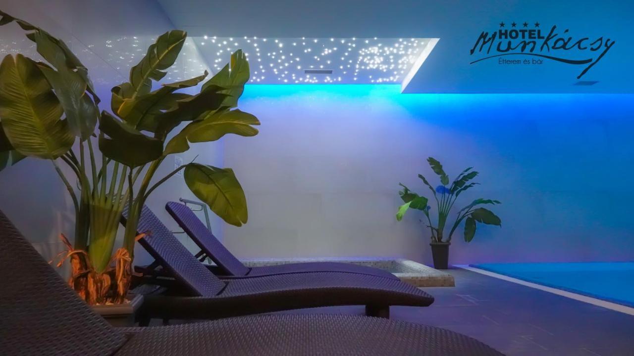 Munkacsy Hotel Bekescsaba Ngoại thất bức ảnh