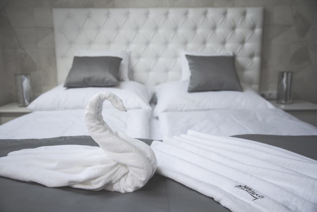 Munkacsy Hotel Bekescsaba Phòng bức ảnh